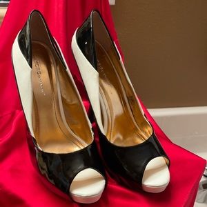 BCBGeneration Black & White super sexy heels